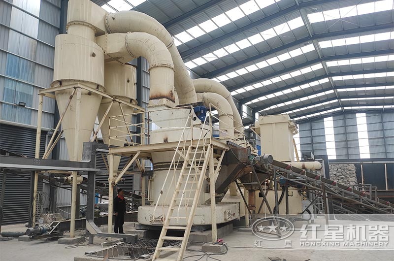 雷蒙磨粉機(jī)現(xiàn)場實(shí)拍 雷蒙磨粉機(jī)現(xiàn)場實(shí)拍