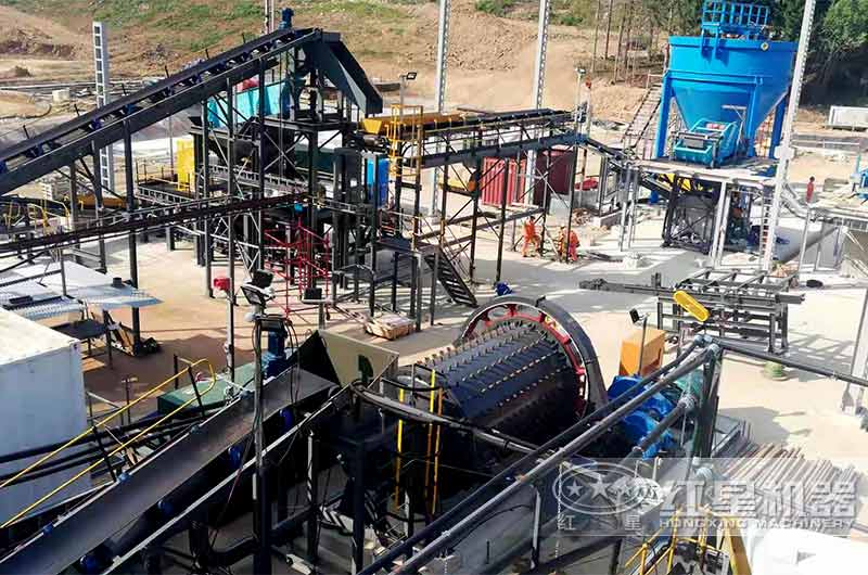 時(shí)產(chǎn)20噸石英石球磨機(jī)現(xiàn)場 時(shí)產(chǎn)20噸石英石球磨機(jī)現(xiàn)場