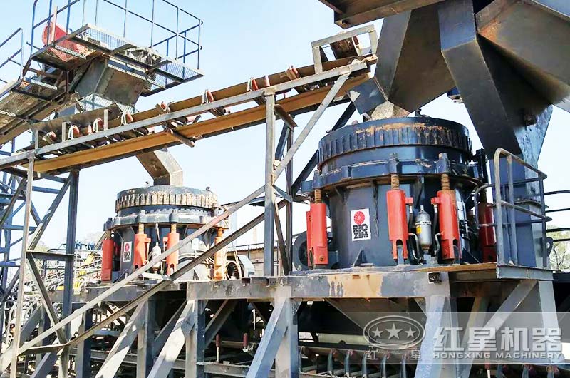 頁(yè)巖破碎加工客戶(hù)現(xiàn)場(chǎng)實(shí)拍