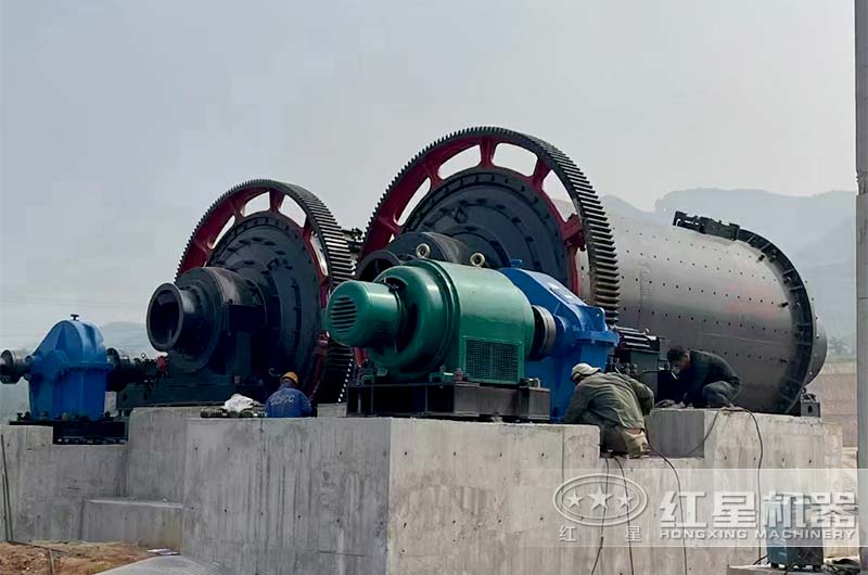 2.1x3米球磨機(jī)安裝現(xiàn)場 2.1x3米球磨機(jī)安裝現(xiàn)場