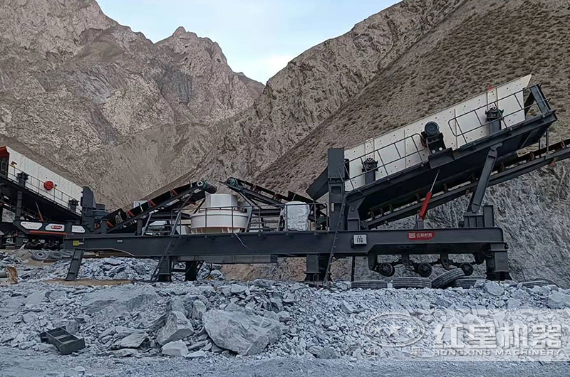移動(dòng)式制砂機(jī)現(xiàn)場 移動(dòng)式制砂機(jī)現(xiàn)場