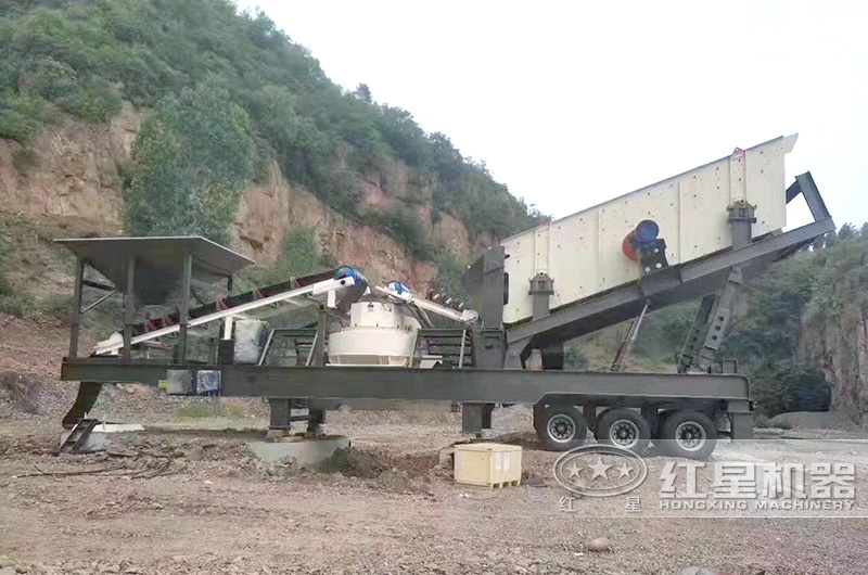小型移動(dòng)制砂機(jī)現(xiàn)場 小型移動(dòng)制砂機(jī)現(xiàn)場