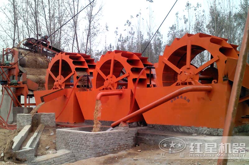 三臺洗砂機(jī)同時(shí)生產(chǎn)，更有效